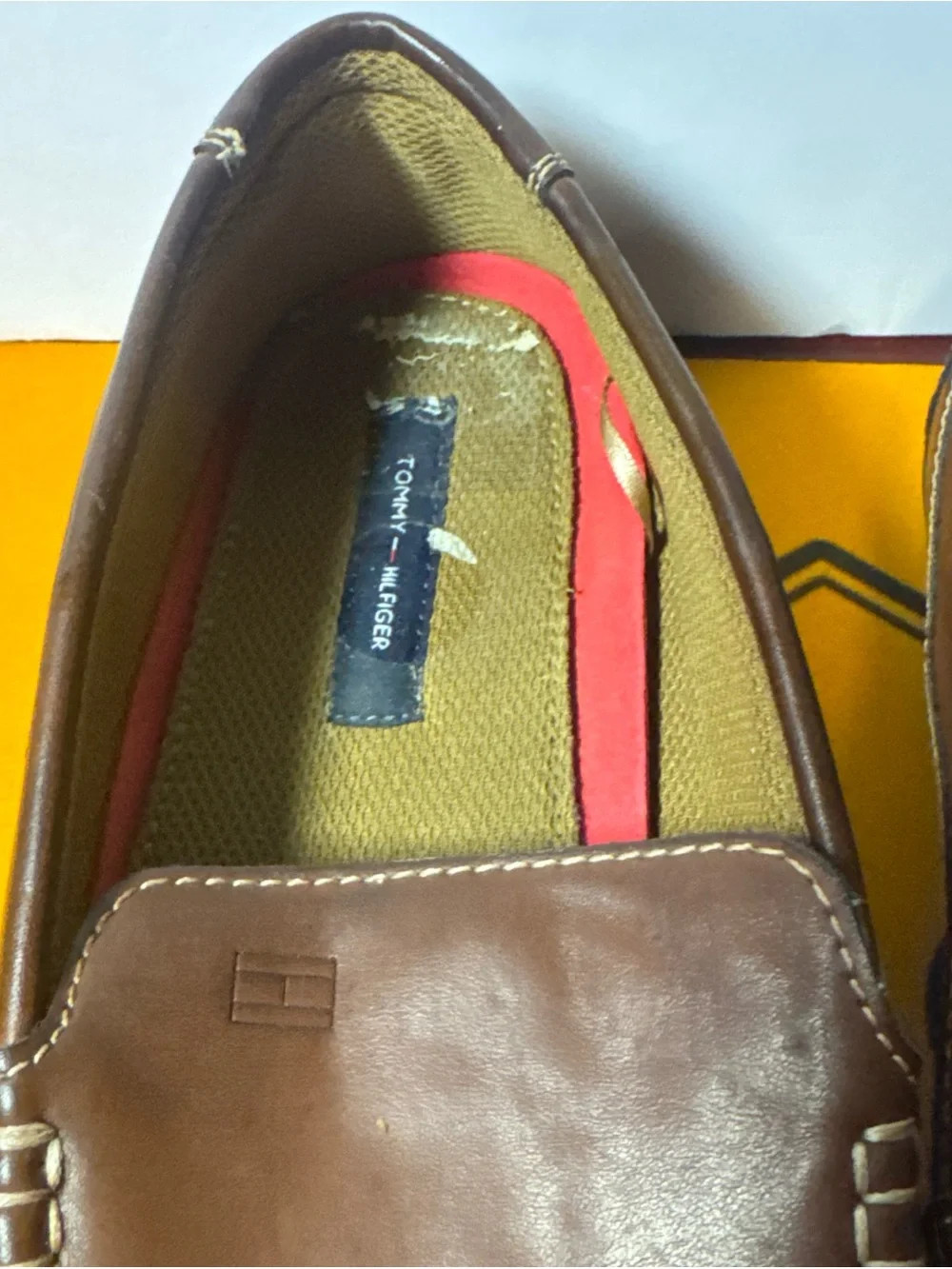 Tommy Hilfiger Mens Sz 10.5 Brown Leather Loafers Casual Comfort Slip On Shoes
